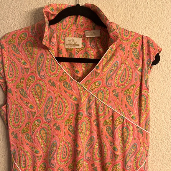 Femine style golf dress - Picture 2 of 5